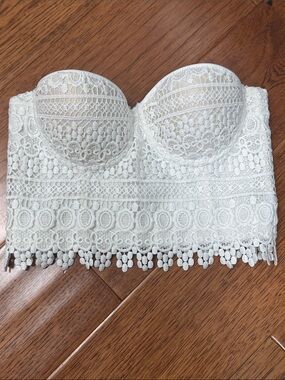 Forever 21 Ivory Lace Strapless Bustier Bralette